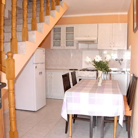 Mon Perin Castrum - Apartman Vellico 1 Apartamento *